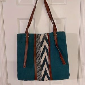 Boho Canvas and leather lucky brand tote. Slight worn good condition.
